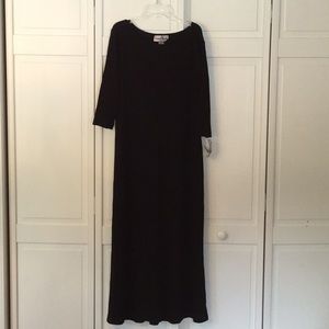 NWT LONG RONNIE NICOLE BLACK DRESS
